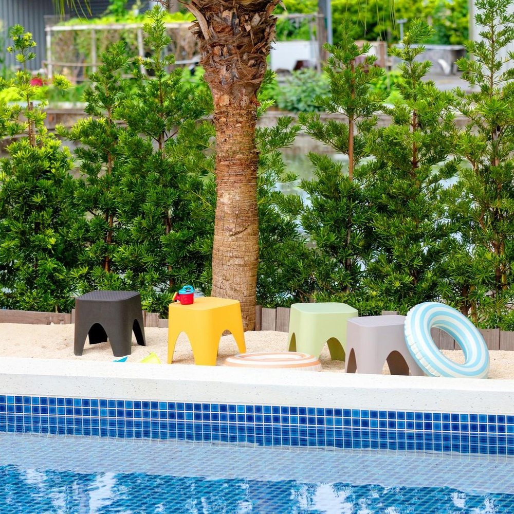 15" Plastic Outdoor Footstool Ottoman