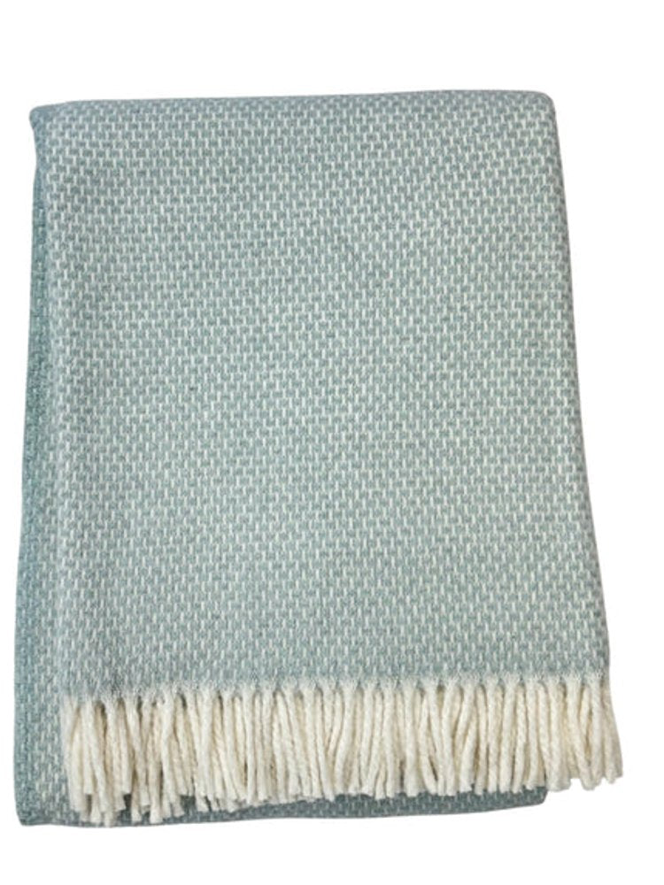Soft Sky Blue Links Pattern Throw Blanket