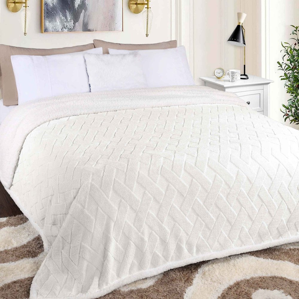 Twin White Fleece Knitted Plush Blanket