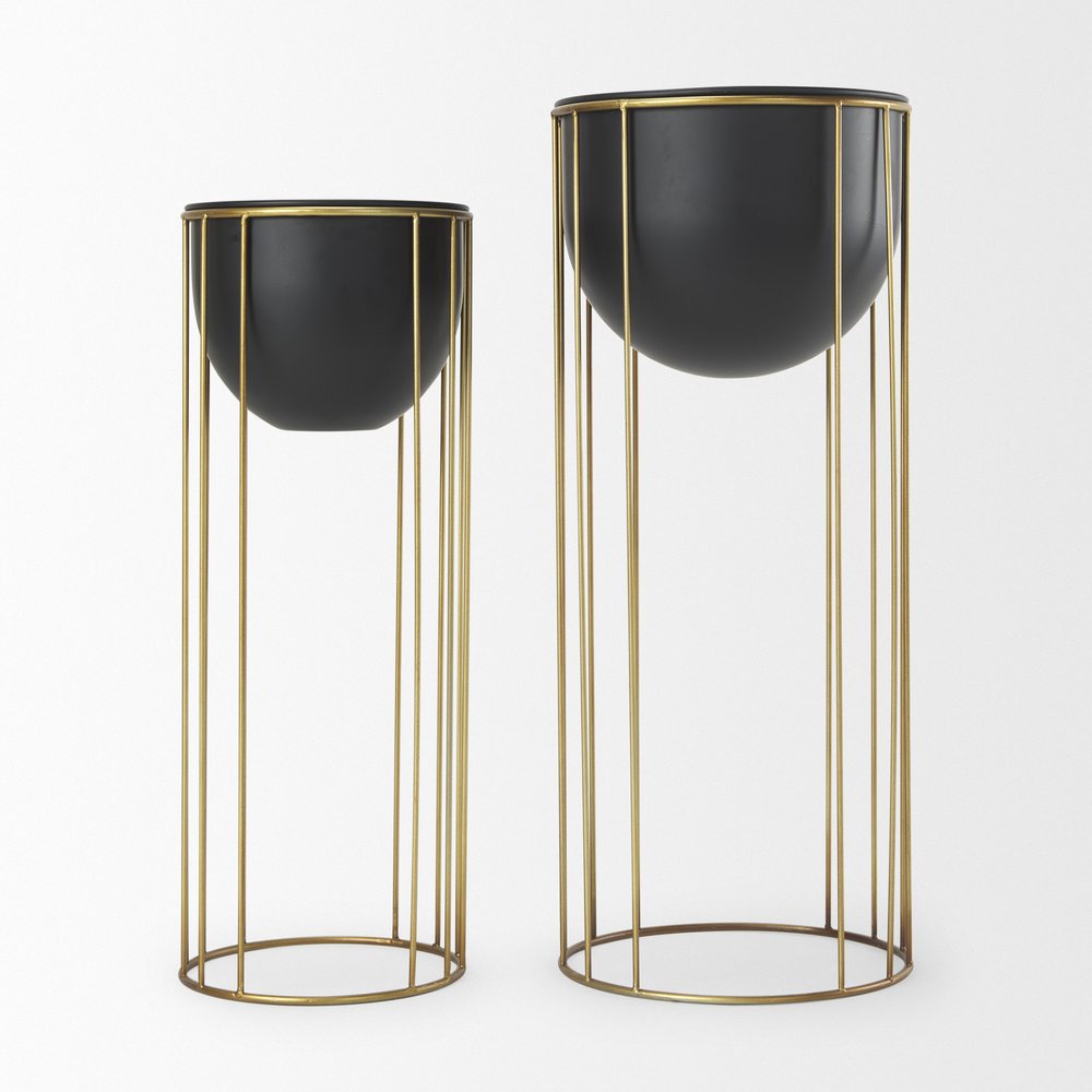 Set of Two Black Metal 20 Ounce Round Pot Planters